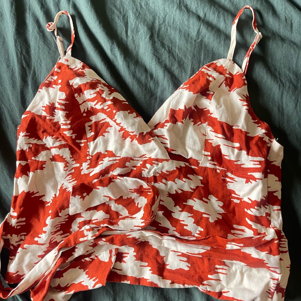 Sleeveless V-Neck Red & White Print Women's Top with ties on sides